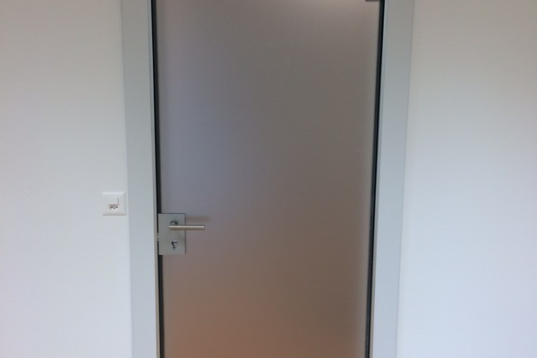Zimmertüre mit satiniertem Glas