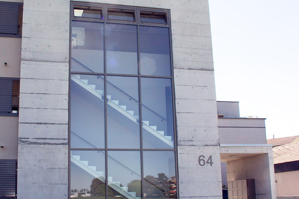 Pfosten-Riegel-Fassade mit 3-fach Isolierverglasung